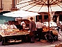 Banco frutta dalla Mora. Foto Vittorio Tosato (Piero Melloni)